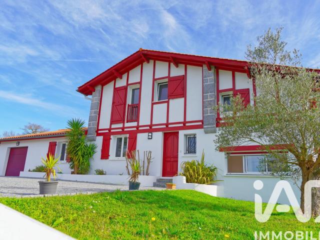 Maison 9 pièces 225 m²