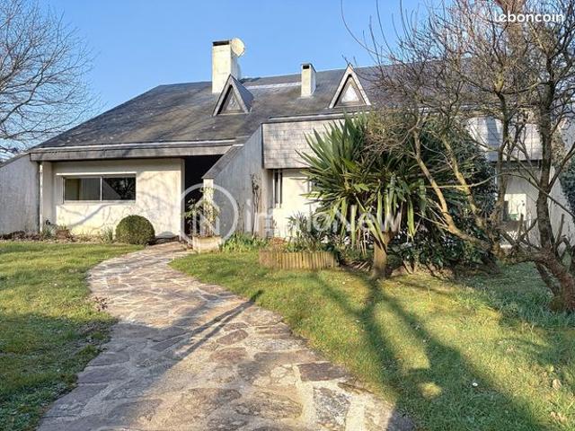 Maison 9 pièces 225 m²