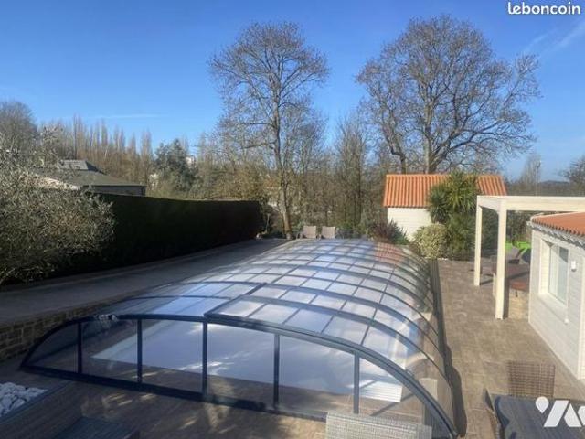 Maison 9 pièces 225 m²