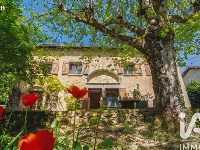 Maison 9 pièces 225 m²