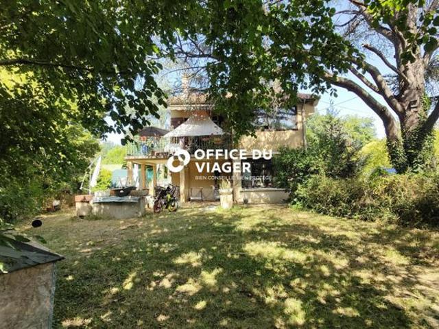 Maison 9 pièces 225 m²