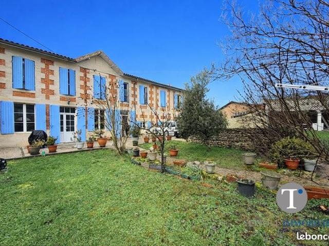 Maison 9 pièces 225 m²