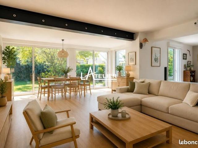 Maison 9 pièces 225 m²