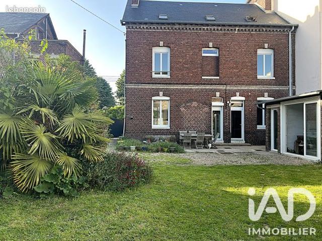 Maison 9 pièces 225 m²