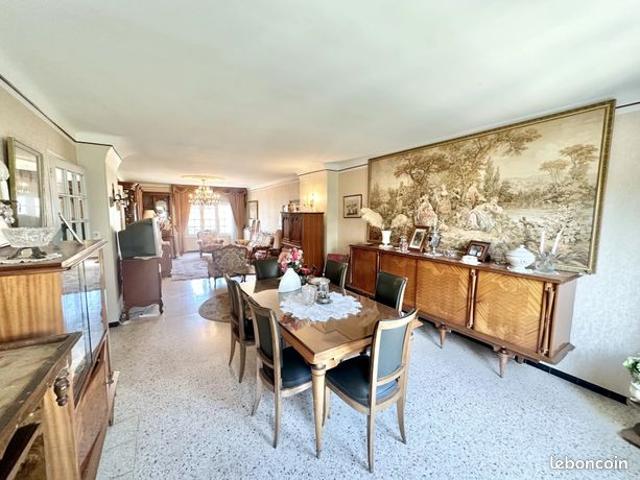 Maison 9 pièces 225 m²