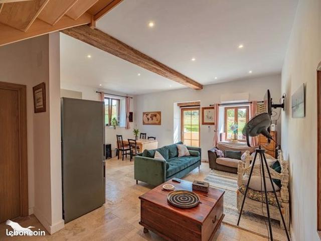 Maison 9 pièces 225 m²