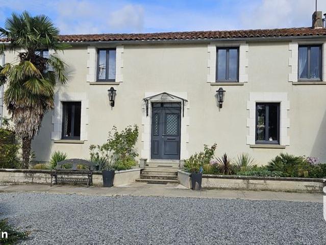 Maison 9 pièces 225 m²