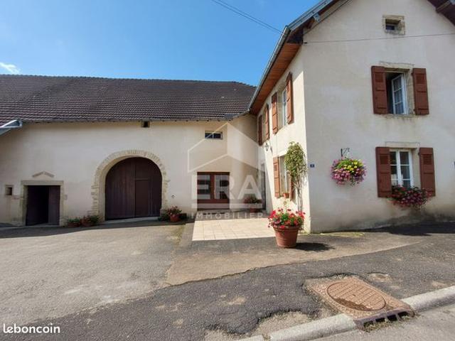 Maison 9 pièces 225 m²