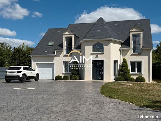 Maison 9 pièces 225 m²