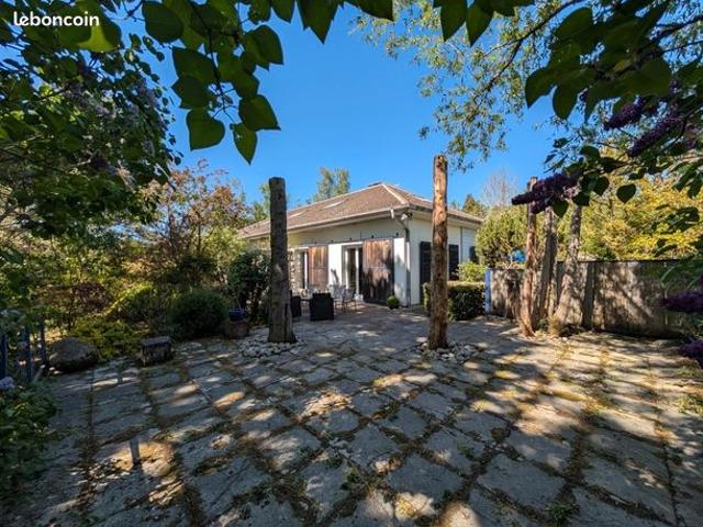 Maison 9 pièces 225 m²