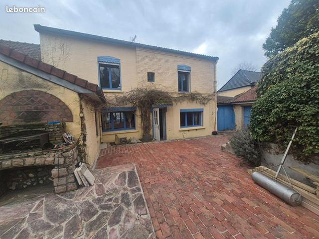 Maison 9 pièces 225 m²