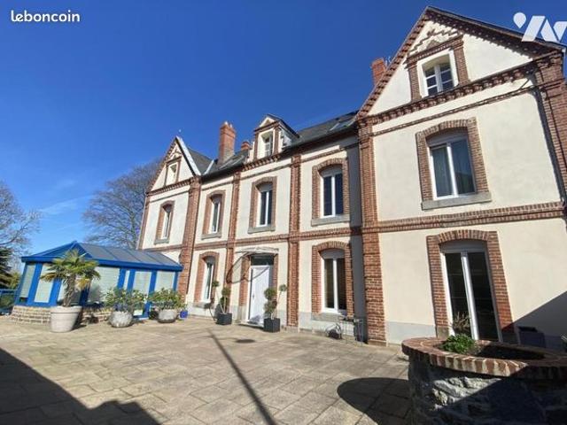 Maison 9 pièces 225 m²