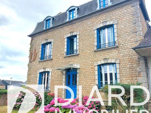 Maison 9 pièces 225 m²