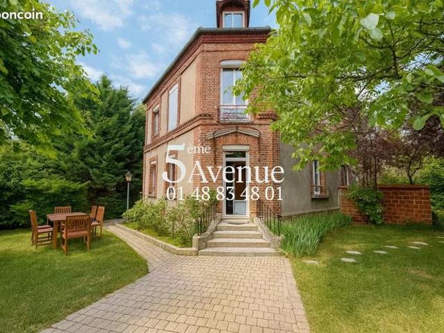 Maison 9 pièces 226 m²