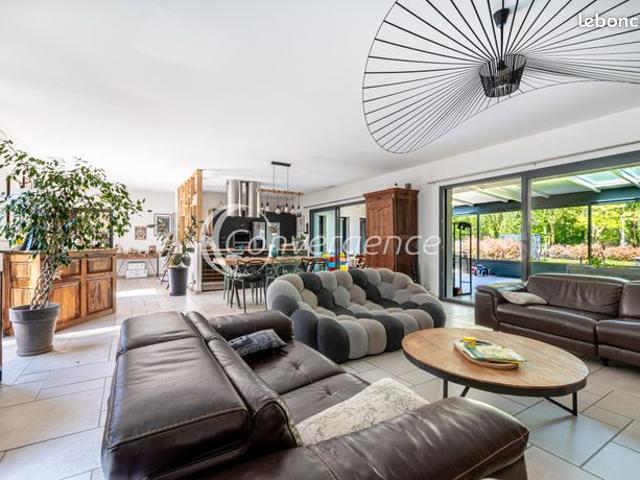 Maison 9 pièces 226 m²