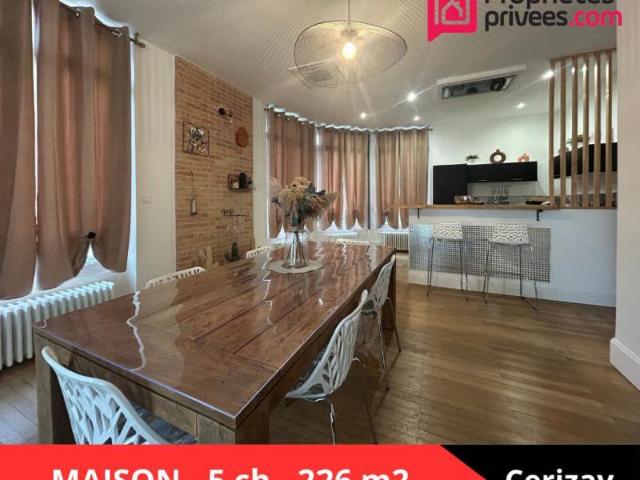 Maison 9 pièces 226 m²