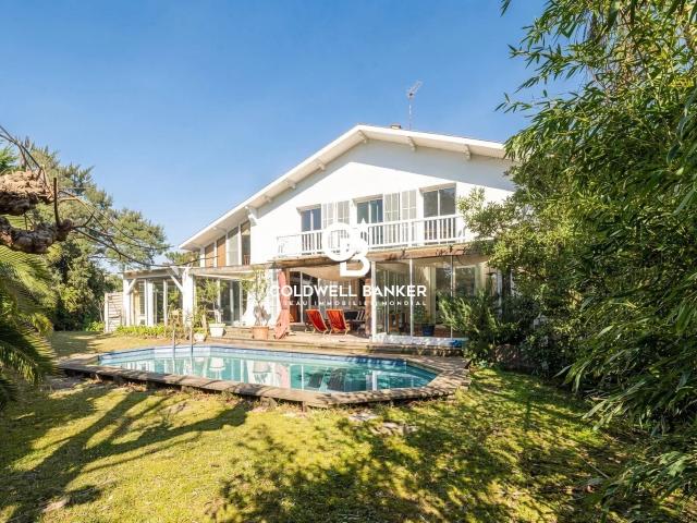 Maison 9 pièces 226 m²