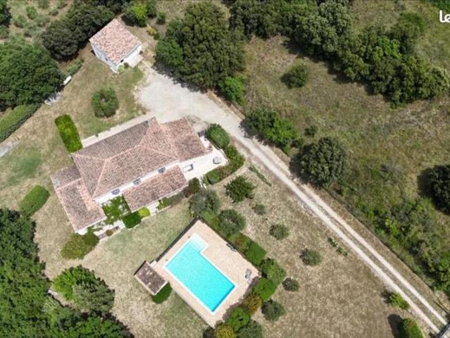 Maison 9 pièces 227 m²