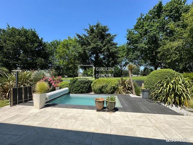 Maison 9 pièces 227 m²