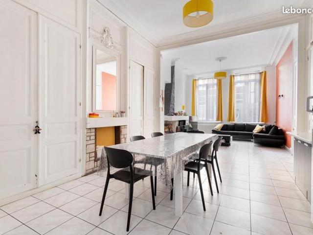 Maison 9 pièces 227 m²