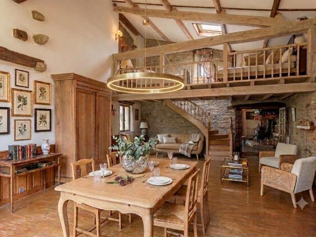 Maison 9 pièces 227 m²