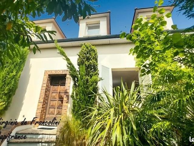 Maison 9 pièces 227 m²