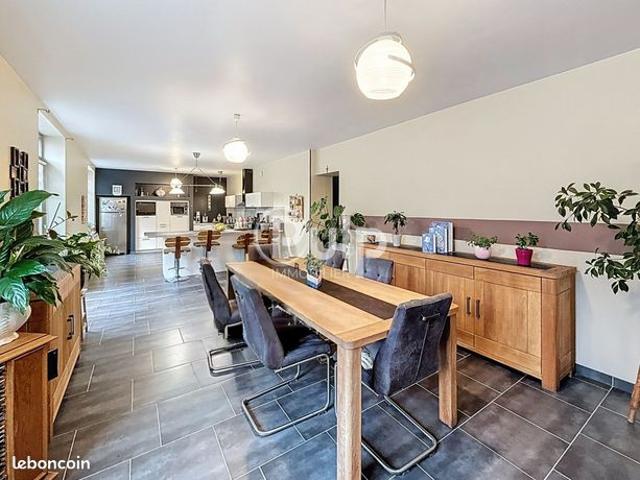 Maison 9 pièces 227 m²