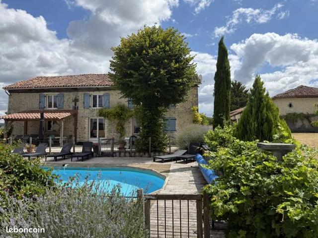 Maison 9 pièces 227 m²
