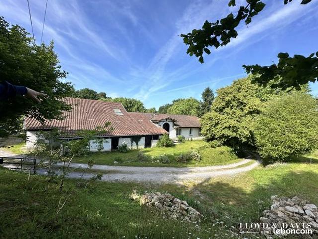 Maison 9 pièces 227 m²