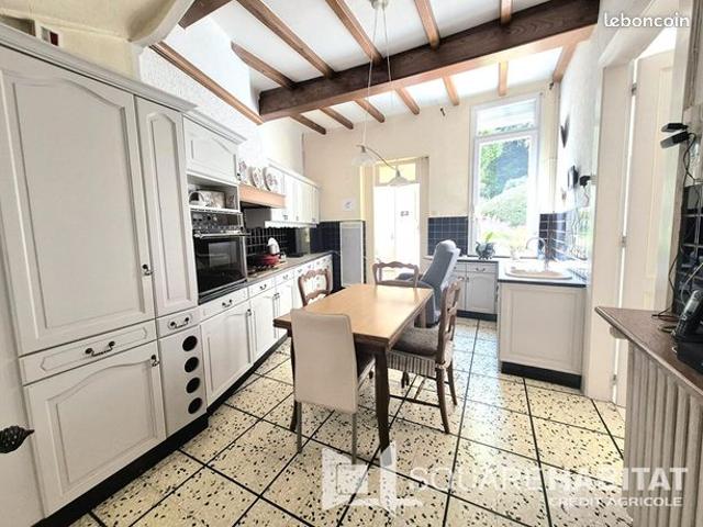 Maison 9 pièces 227 m²