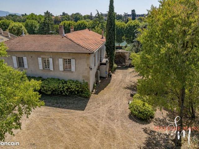 Maison 9 pièces 228 m²
