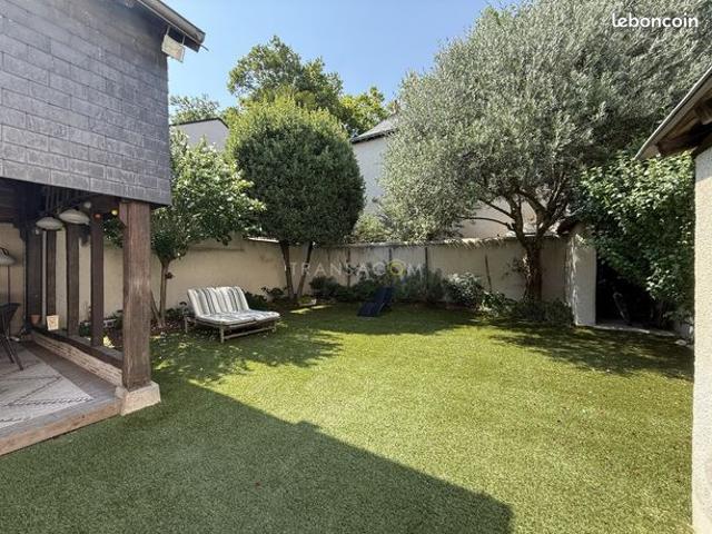 Maison 9 pièces 228 m²