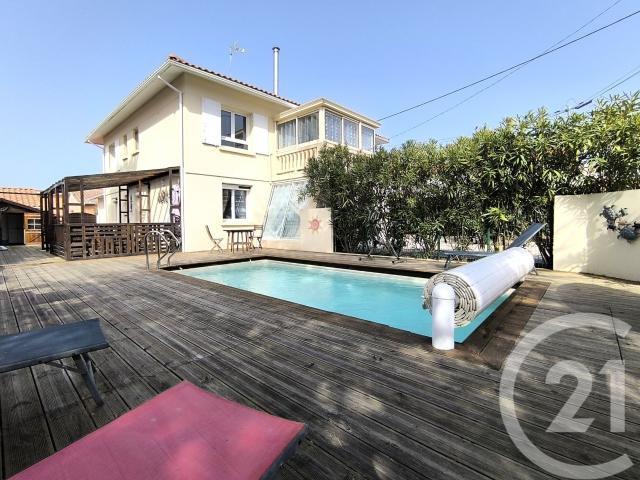 Maison 9 pièces 228 m²