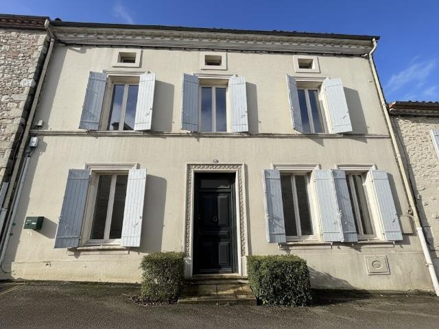 Maison 9 pièces 228 m²
