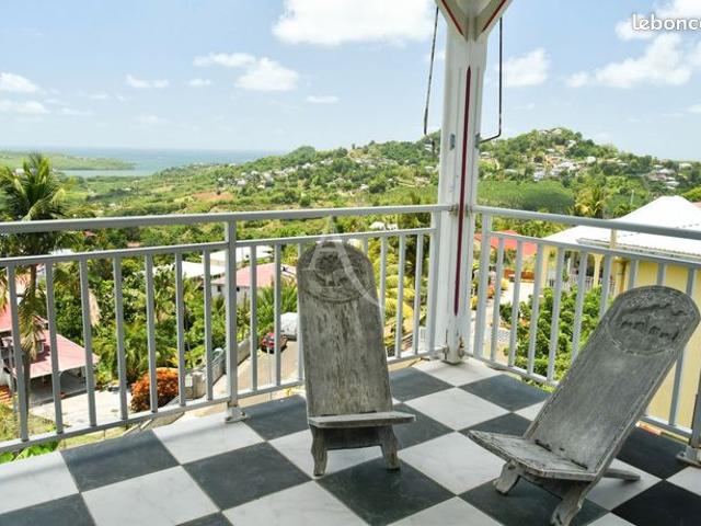 Maison 9 pièces 228 m²