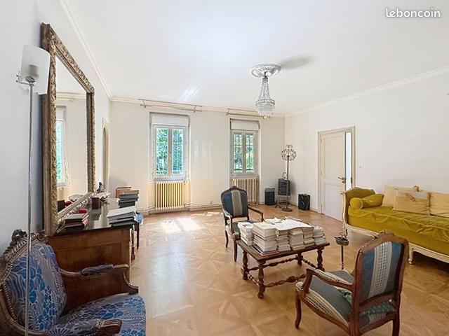 Maison 9 pièces 228 m²