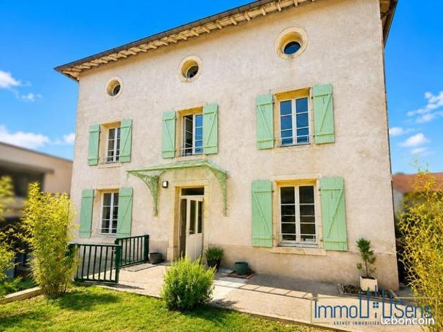 Maison 9 pièces 228 m²