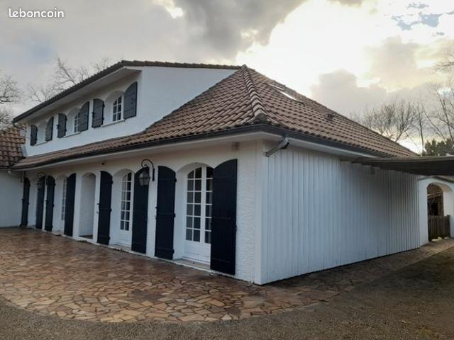 Maison 9 pièces 229 m²