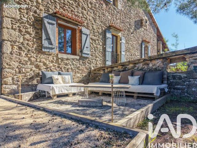 Maison 9 pièces 229 m²