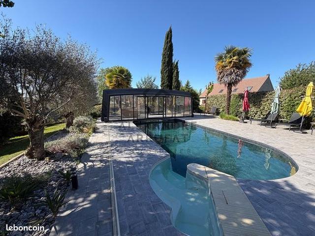 Maison 9 pièces 220 m²