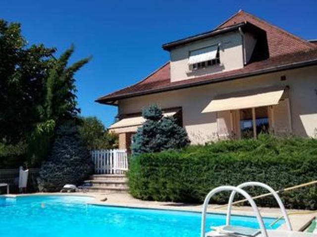 Maison 9 pièces 220 m²