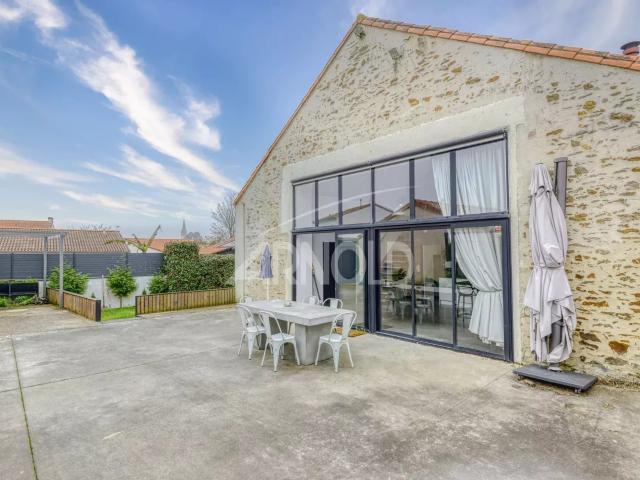 Maison 9 pièces 220 m²