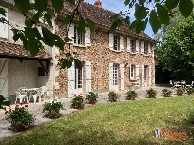Maison 9 pièces 220 m²