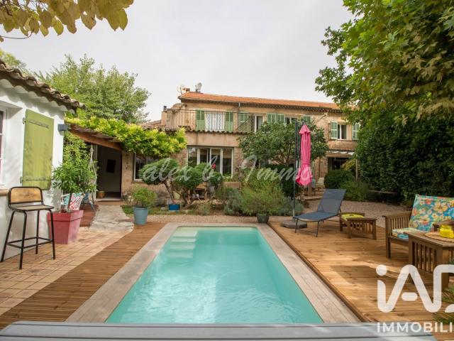 Maison 9 pièces 220 m²