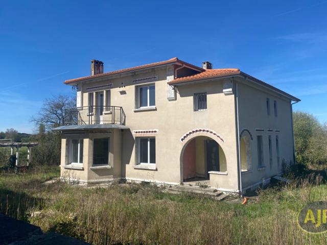 Maison 9 pièces 220 m²