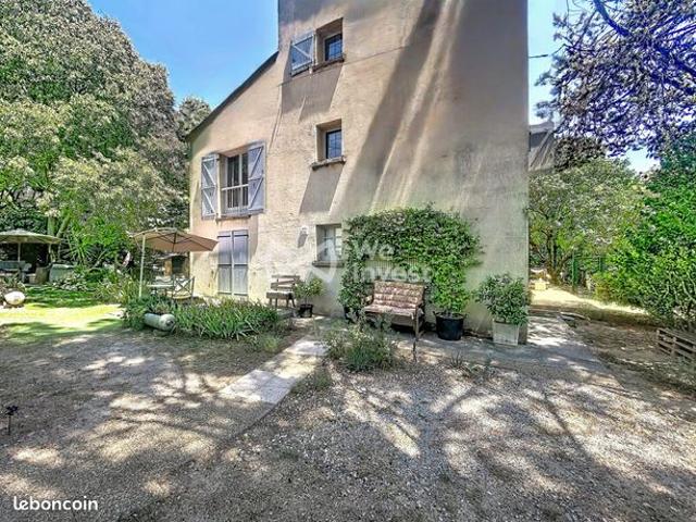 Maison 9 pièces 220 m²