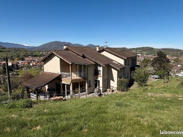 Maison 9 pièces 220 m²