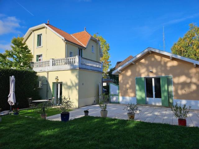 Maison 9 pièces 220 m²
