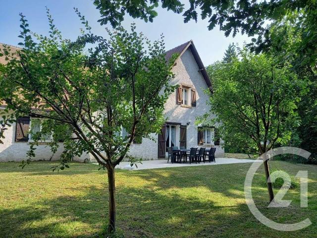 Maison 9 pièces 220 m²