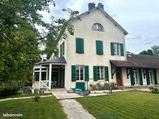 Maison 9 pièces 220 m²